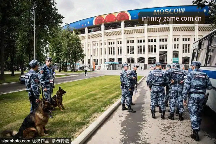 世界杯安保为何只派三名英国警员？美方拒付费用背后藏着什么？